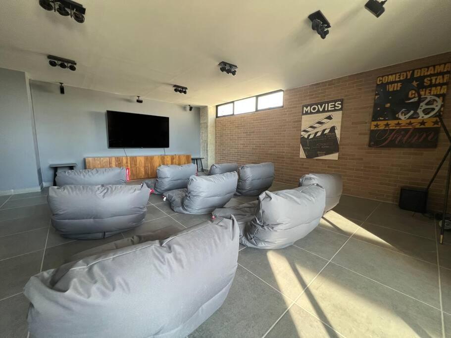 Depa Boho Al Sur Pet Friendly Piscina Gym Sala De Cine Apartamento Guadalajara Exterior foto